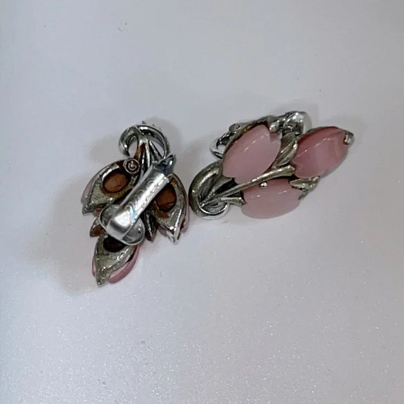 Vintage Coro Clip On Earrings - Pink Thermoset Tulips in Silver Tone - Picture 2 of 2
